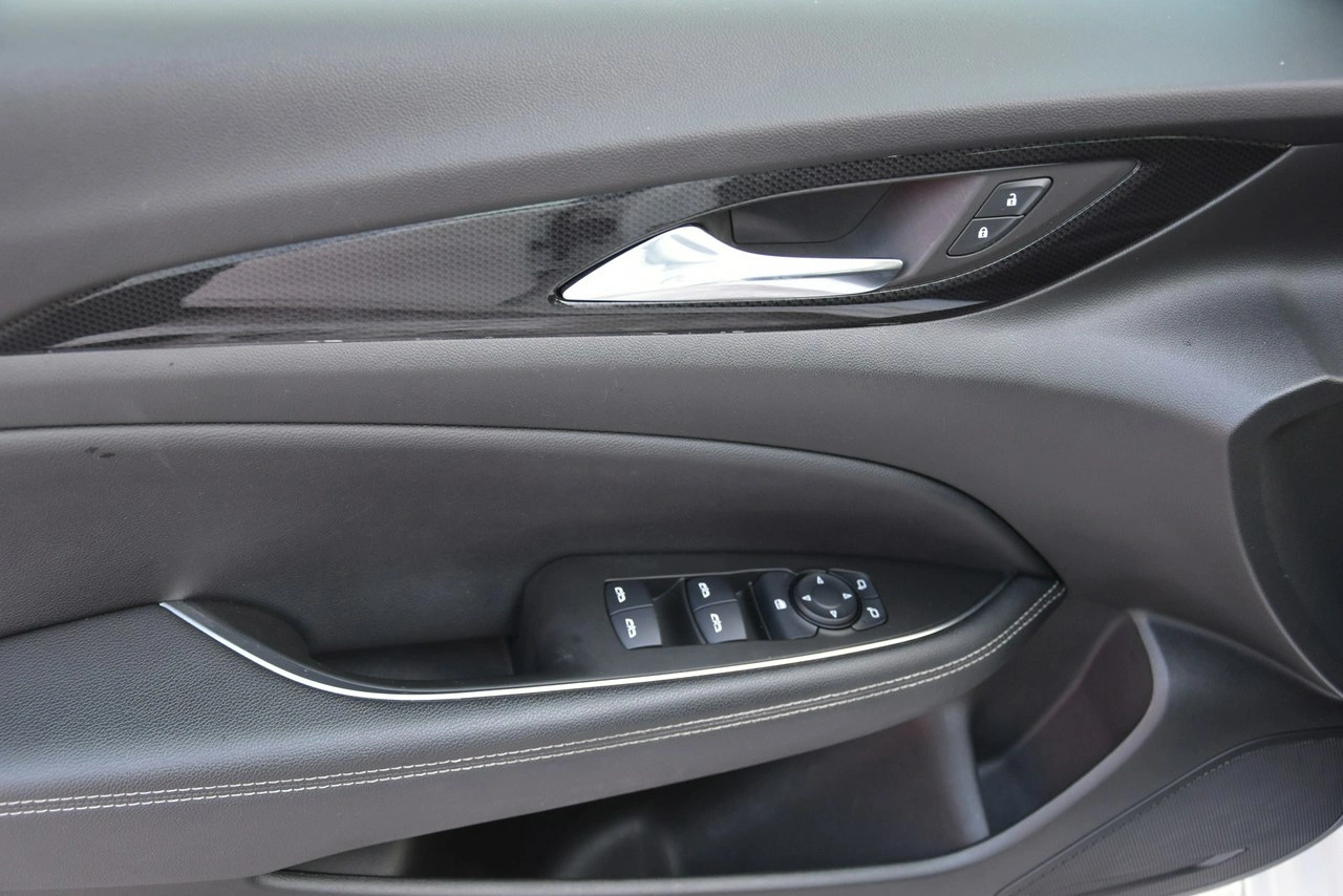 Opel Insignia - Zdjęcie 29