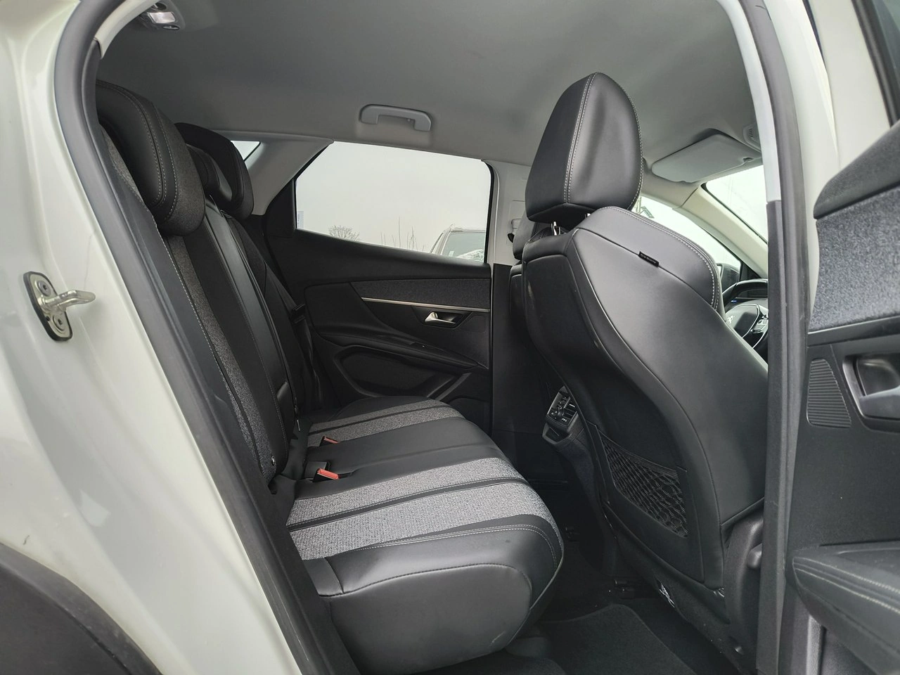 Peugeot 3008 - Zdjęcie 11