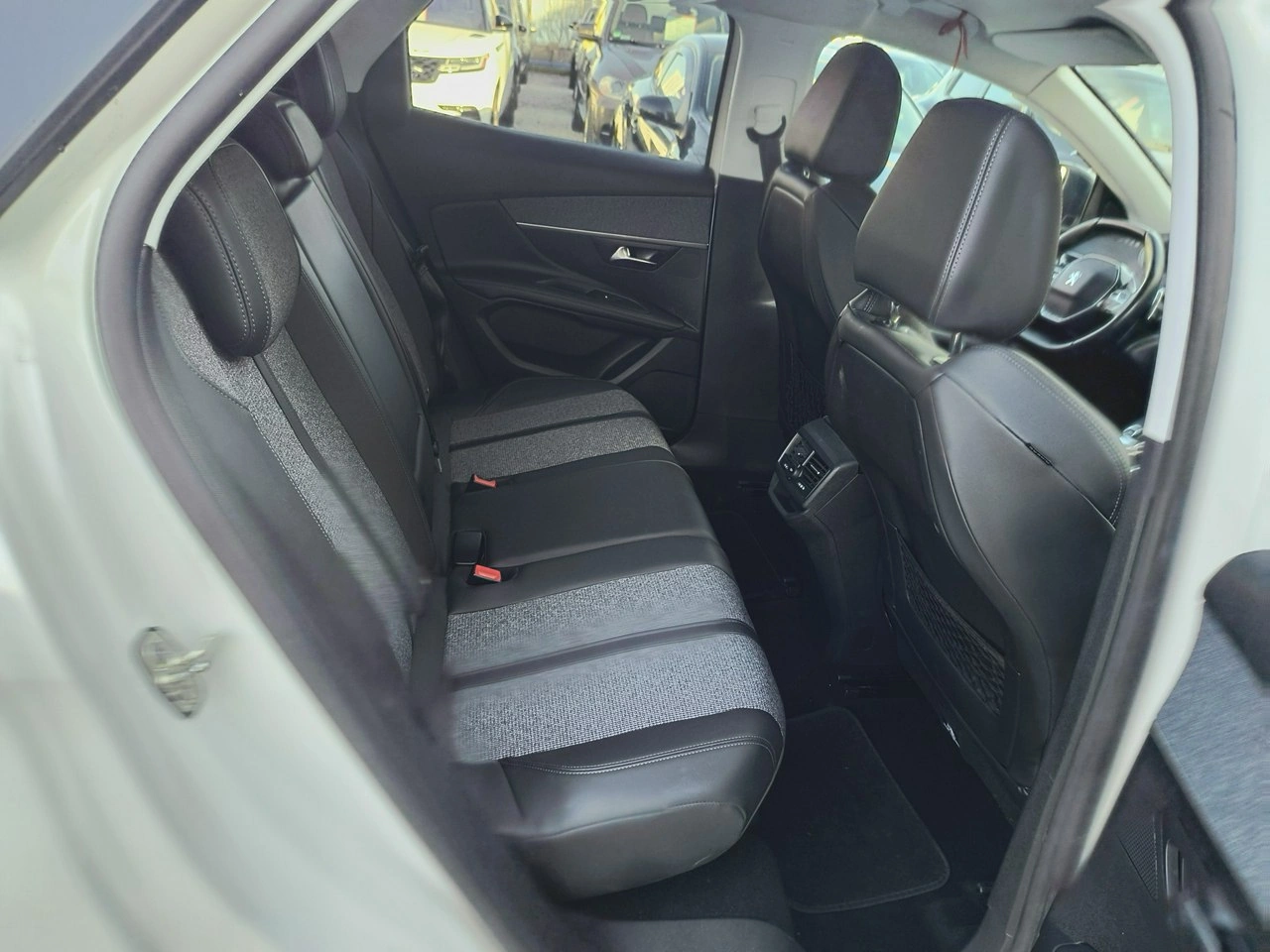 Peugeot 3008 - Zdjęcie 12