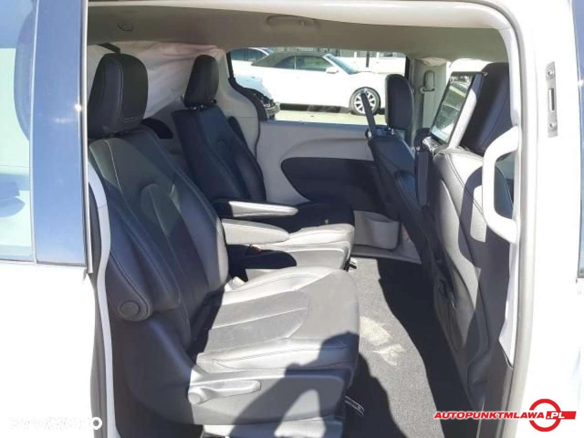 Chrysler Pacifica - Zdjęcie 6