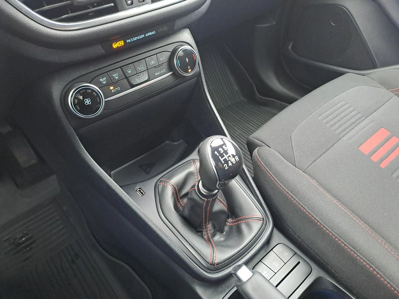 Ford Fiesta - Zdjęcie 23