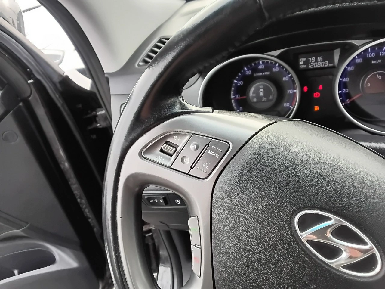 Hyundai ix35 - Zdjęcie 23