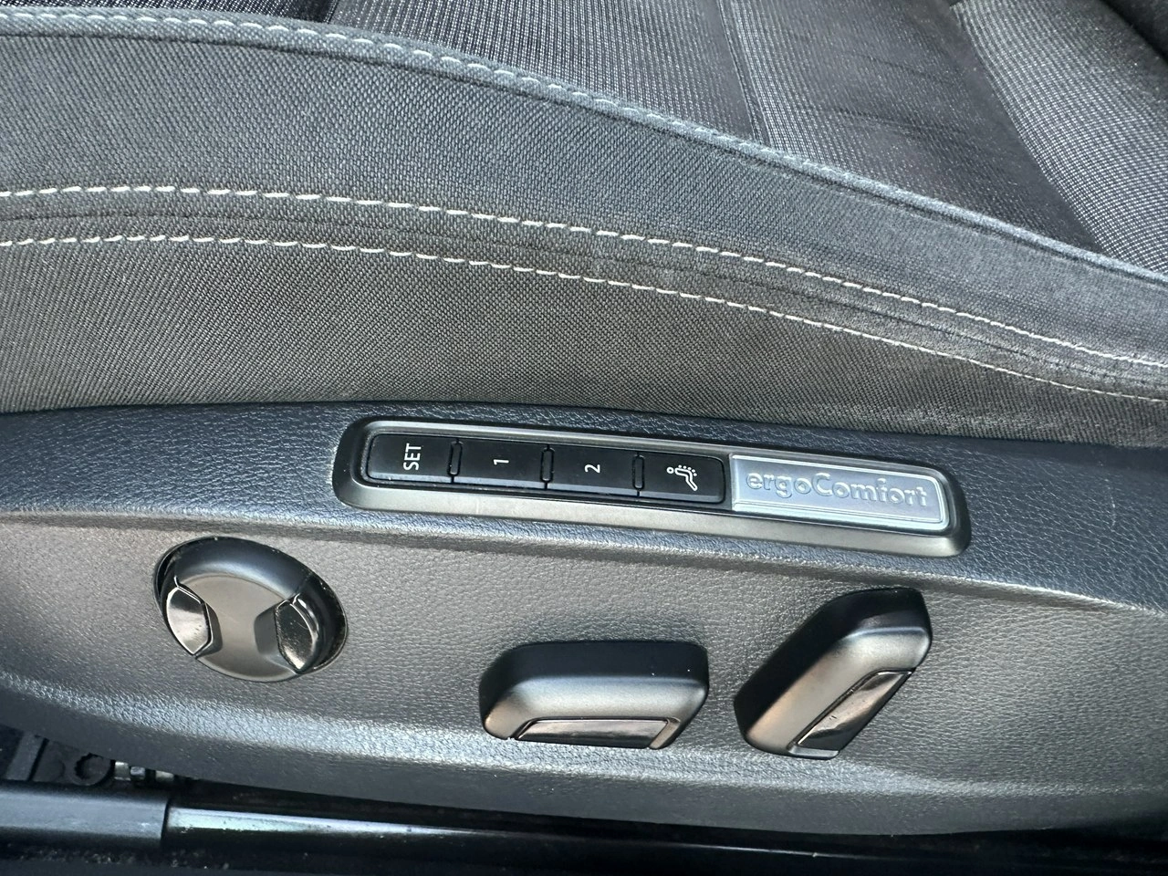 Volkswagen Passat - Zdjęcie 19