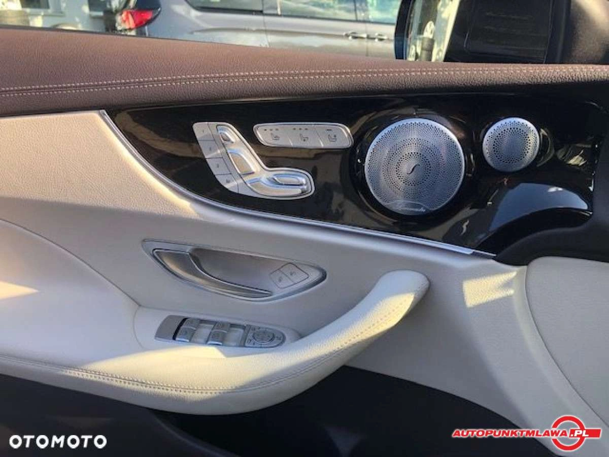 Mercedes-Benz Klasa E - Zdjęcie 14