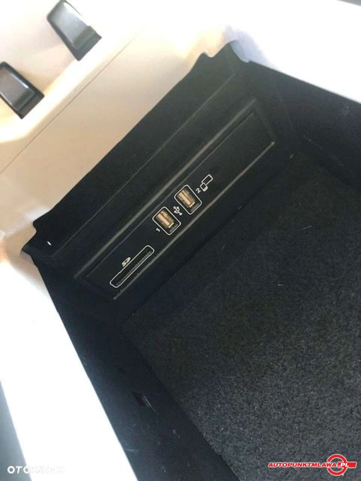 Mercedes-Benz Klasa E - Zdjęcie 21