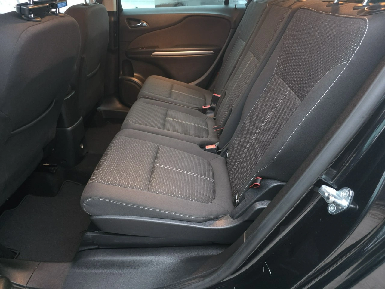 Opel Zafira - Zdjęcie 17