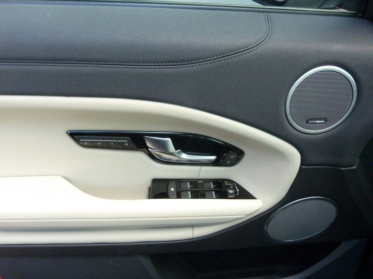 Land Rover Range Rover Evoque - Zdjęcie 29