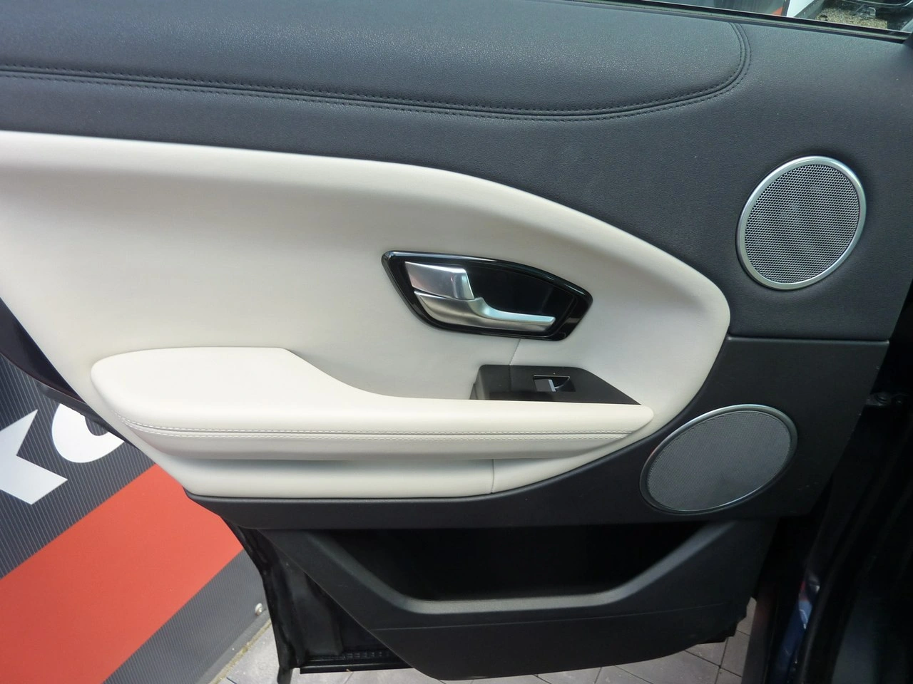 Land Rover Range Rover Evoque - Zdjęcie 30