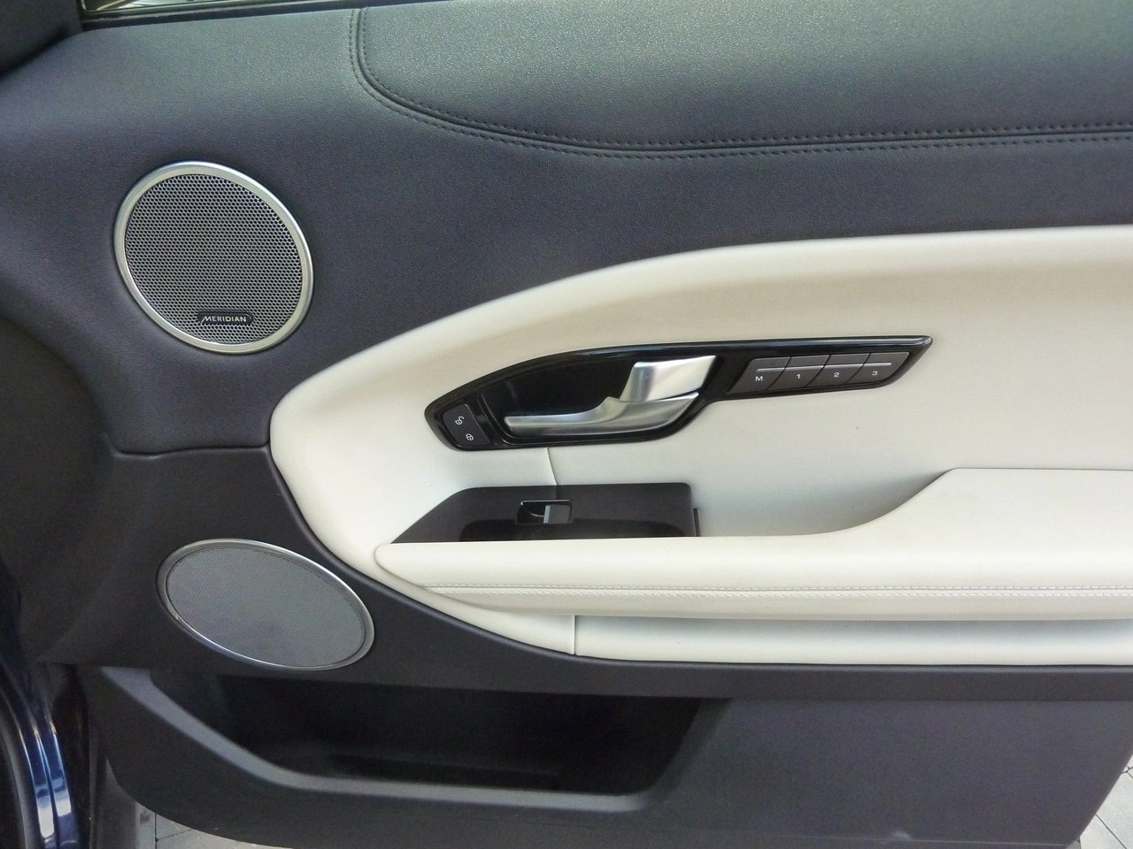 Land Rover Range Rover Evoque - Zdjęcie 31