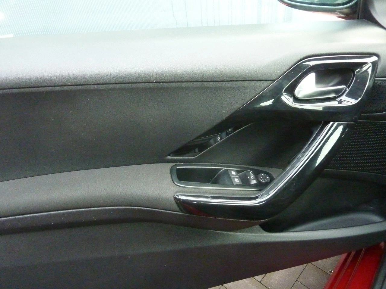 Peugeot 208 - Zdjęcie 34