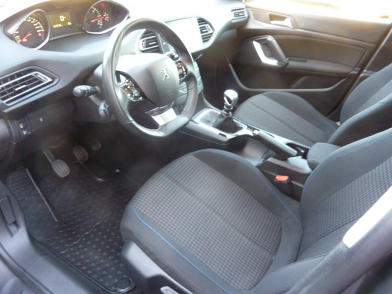 Peugeot 308 - Zdjęcie 8