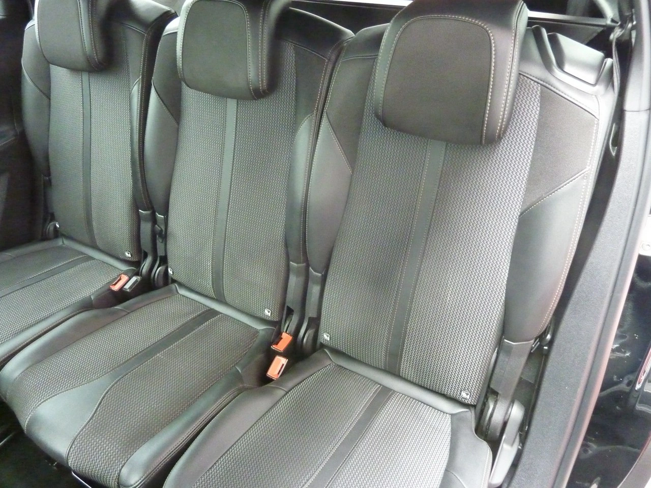 Peugeot 5008 - Zdjęcie 11