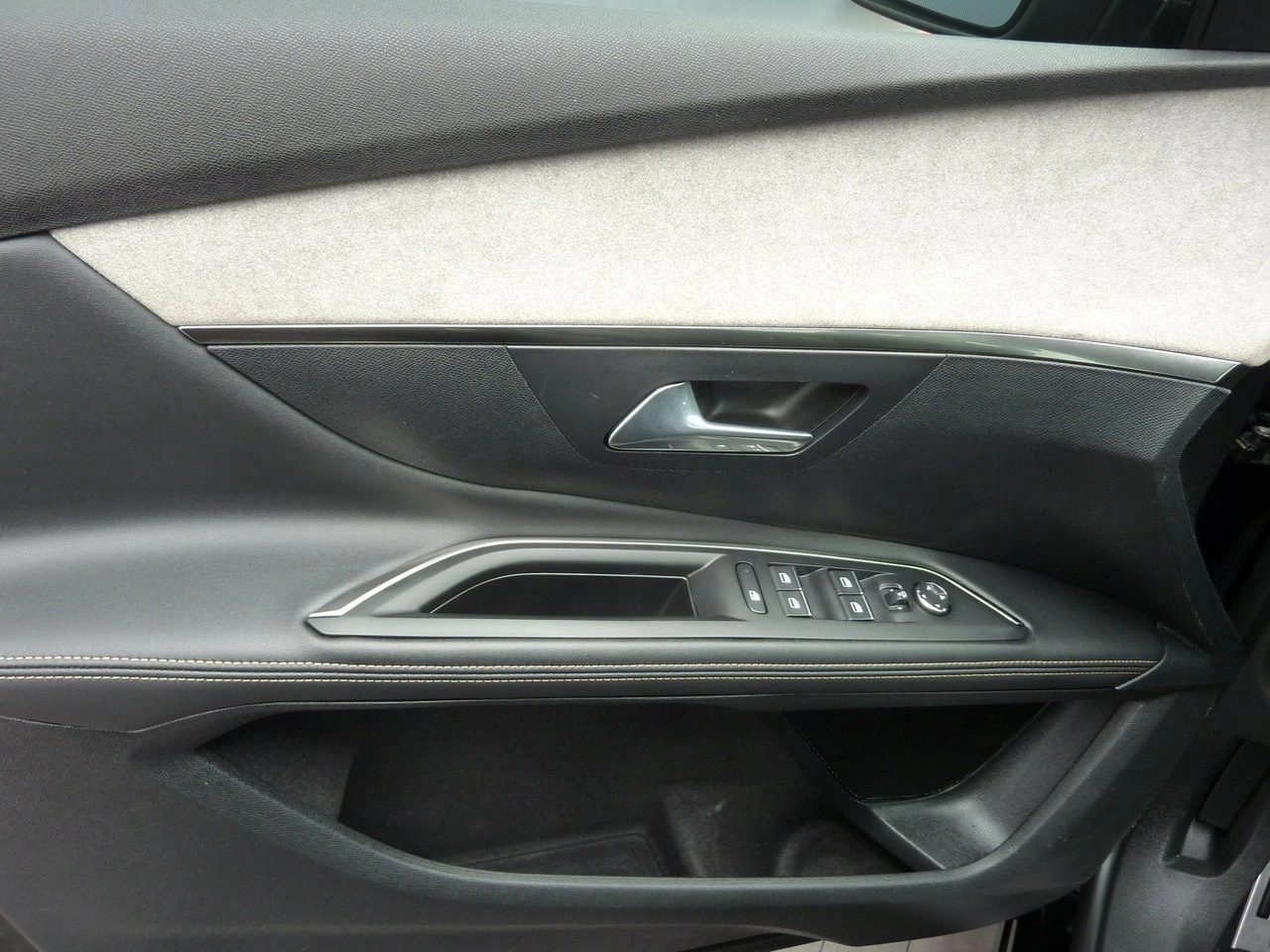 Peugeot 5008 - Zdjęcie 33