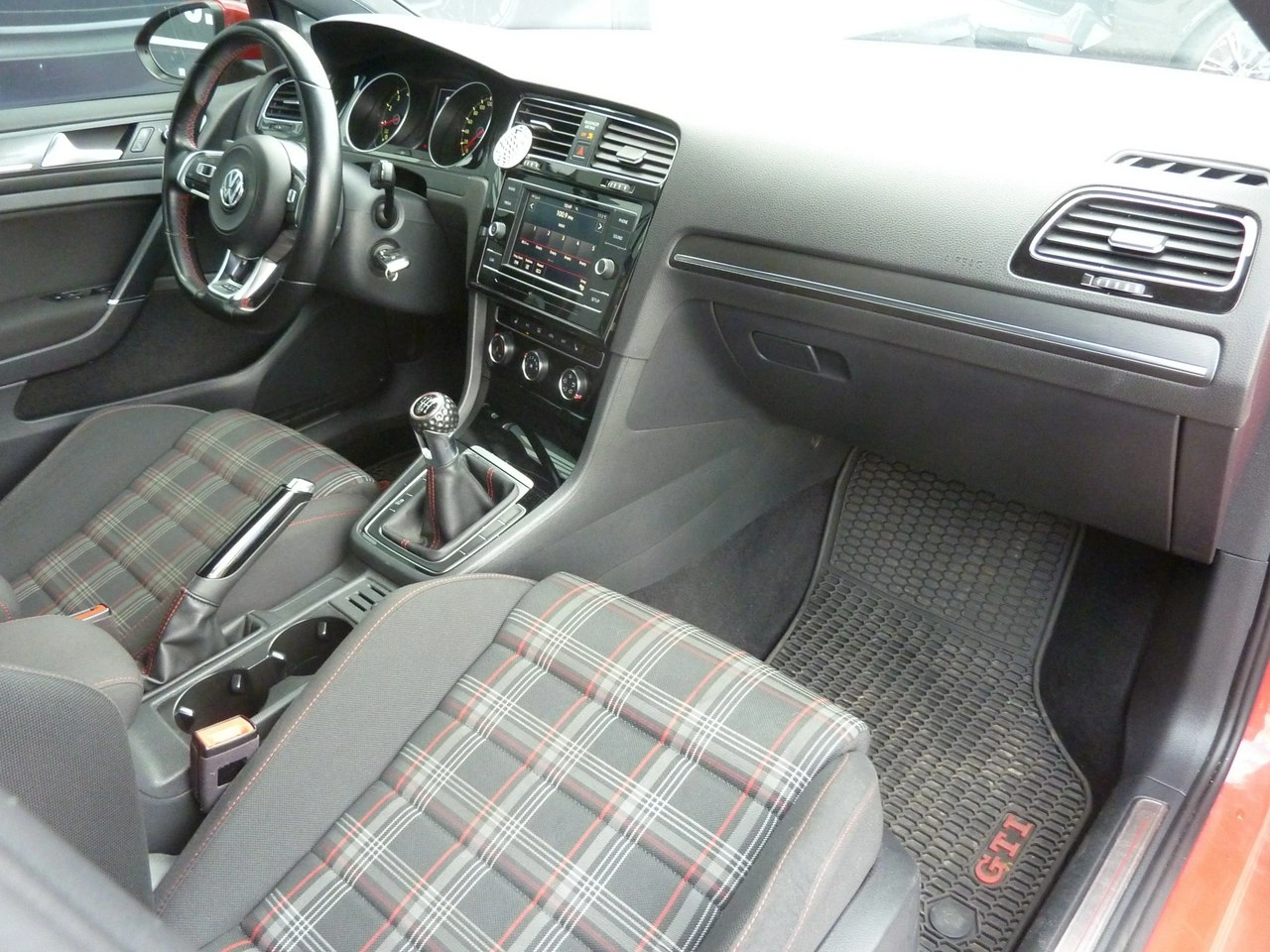 Volkswagen Golf - Zdjęcie 16