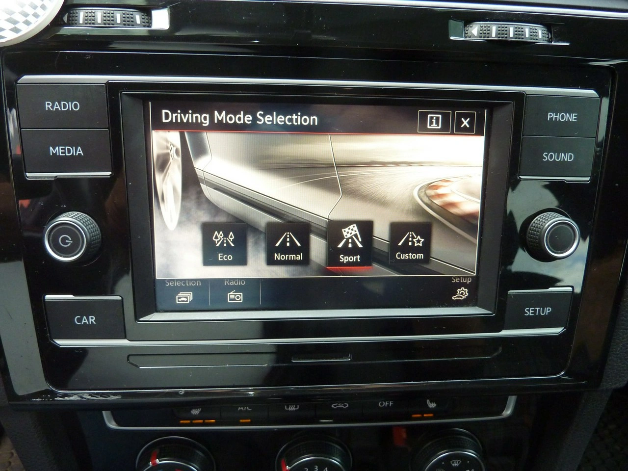 Volkswagen Golf - Zdjęcie 27