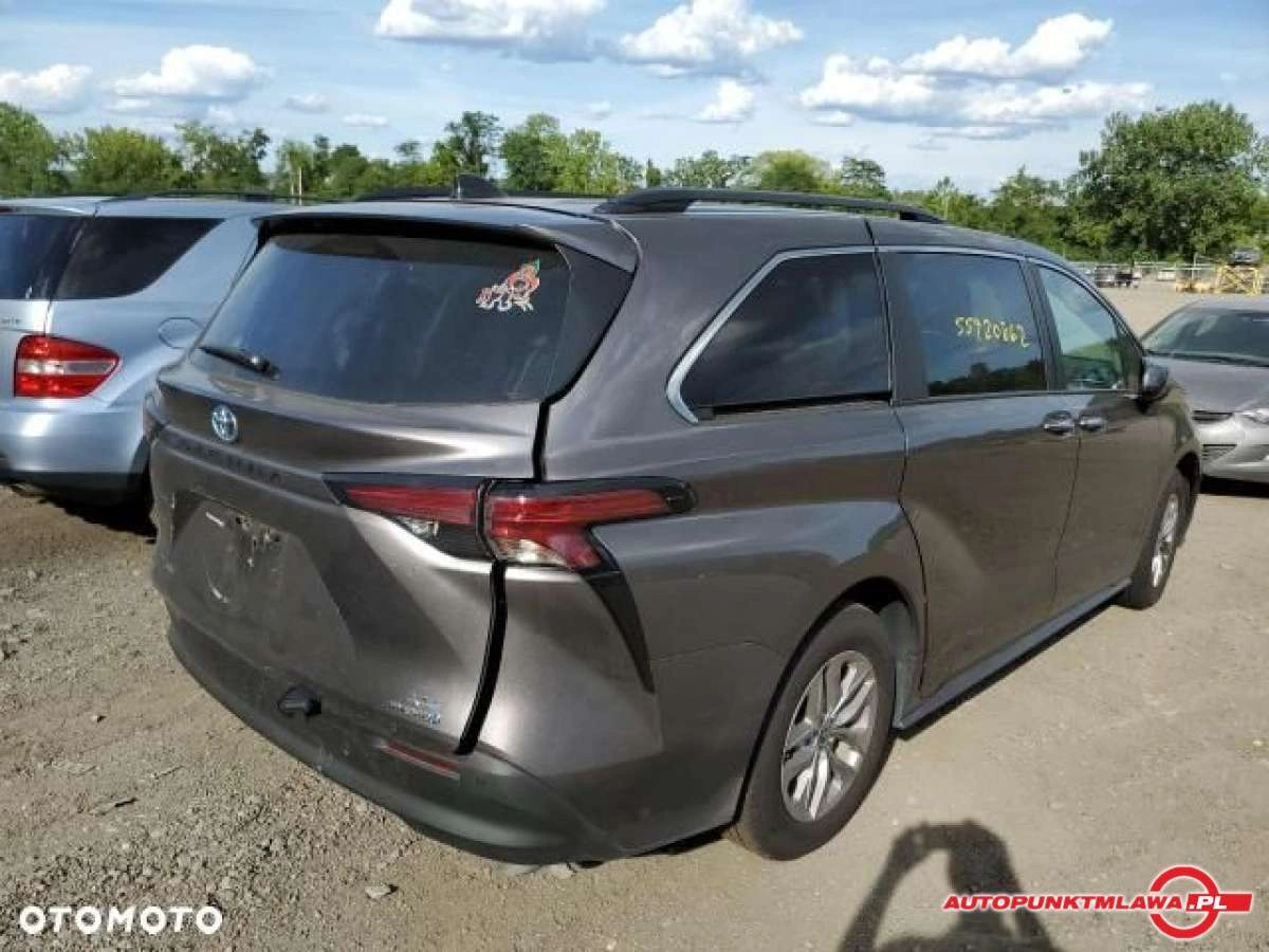 Toyota Sienna - Zdjęcie 3