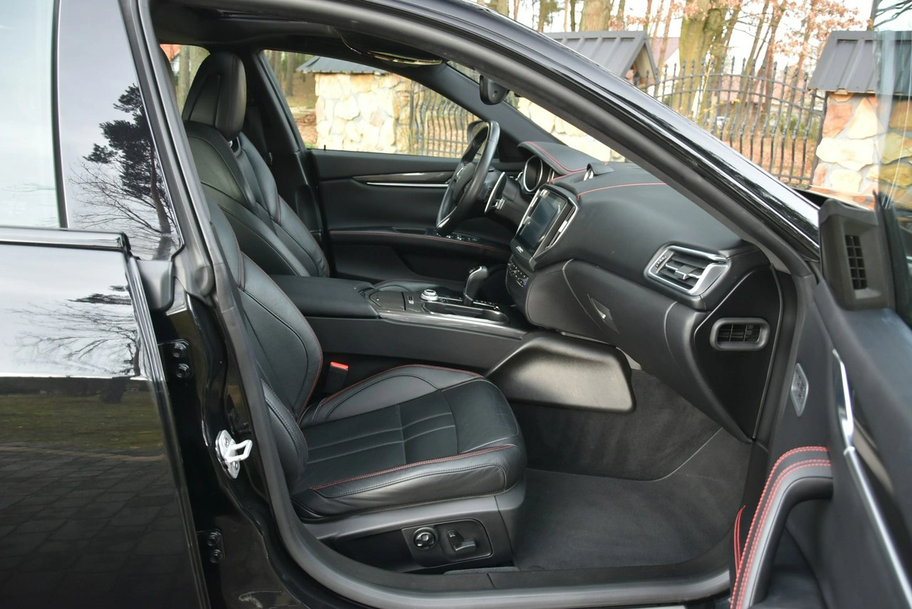 Maserati Ghibli - Zdjęcie 13