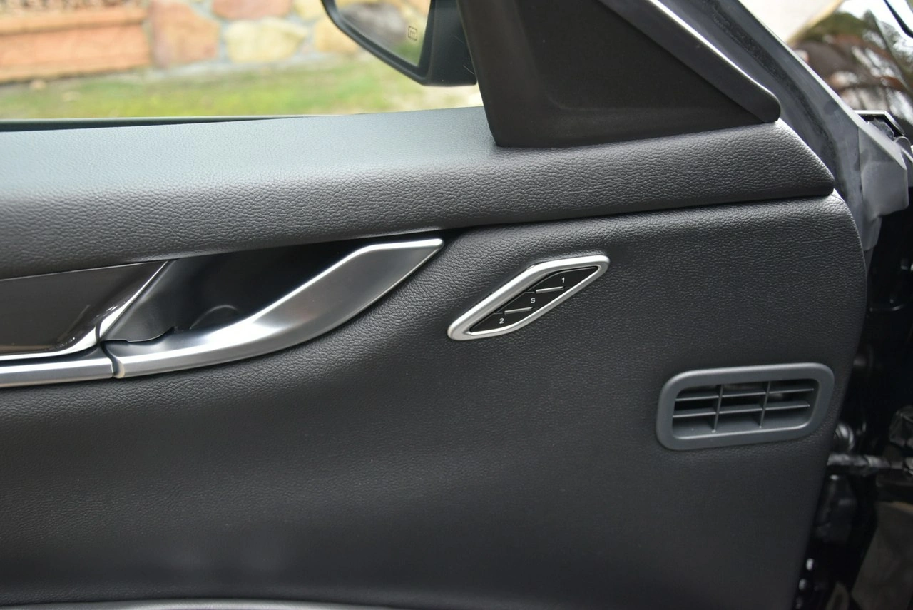 Maserati Ghibli - Zdjęcie 31