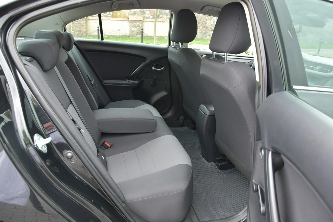 Toyota Avensis - Zdjęcie 9