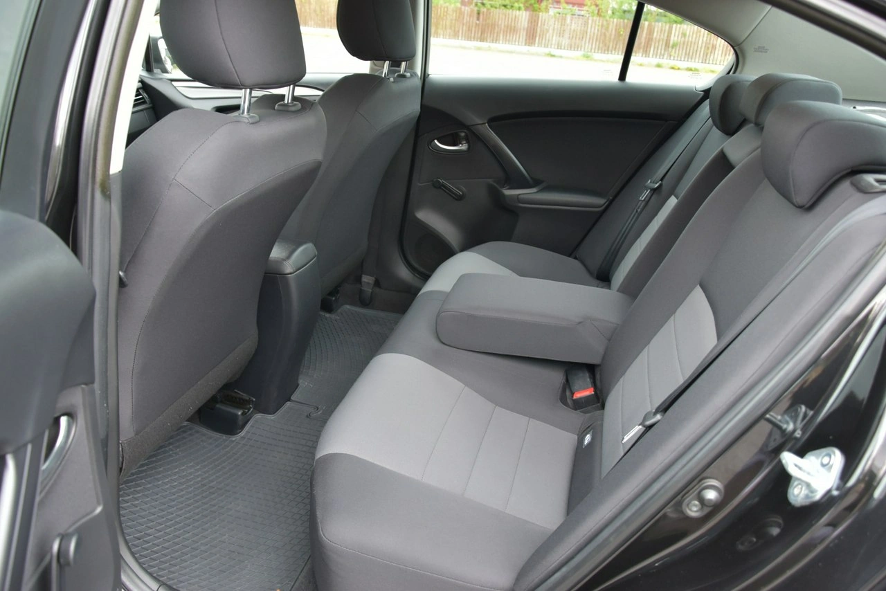 Toyota Avensis - Zdjęcie 10