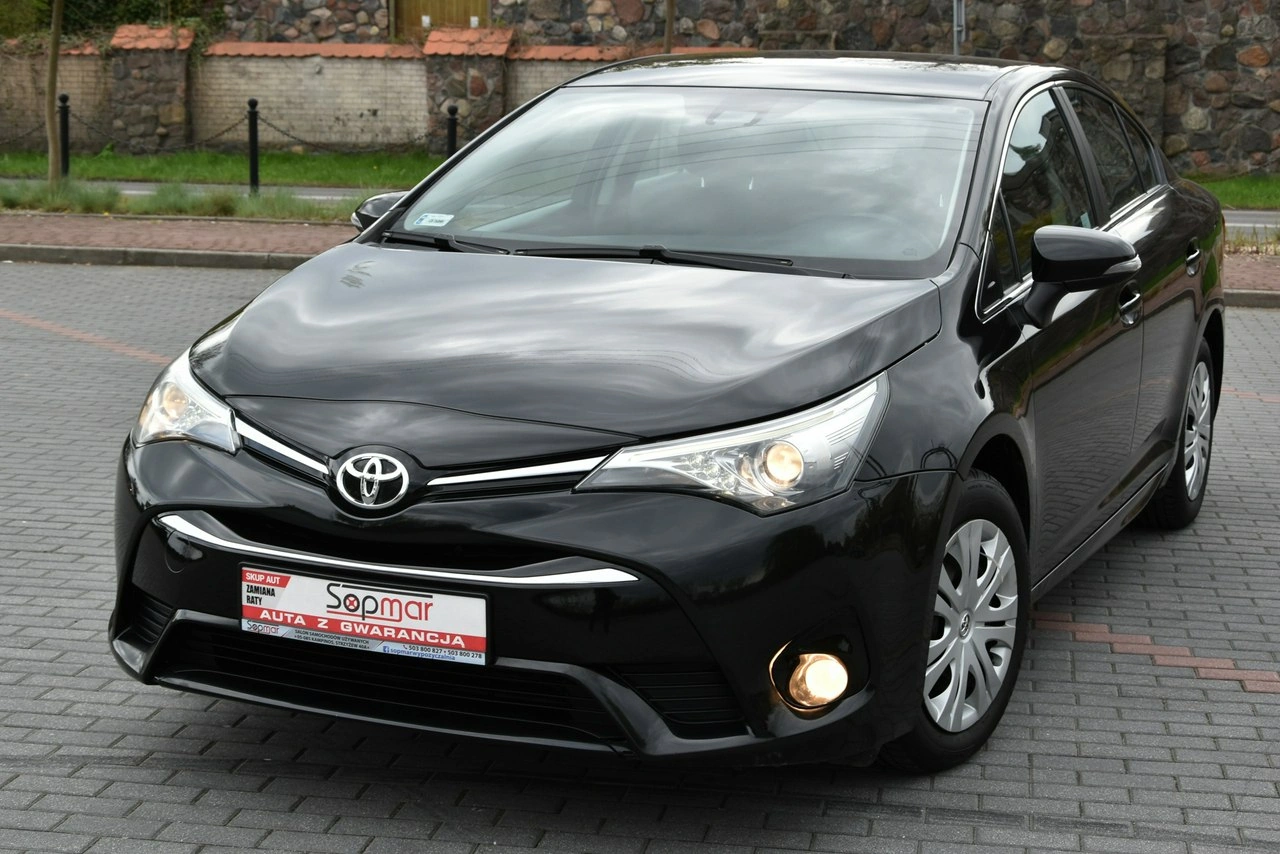 Toyota Avensis - Zdjęcie 14