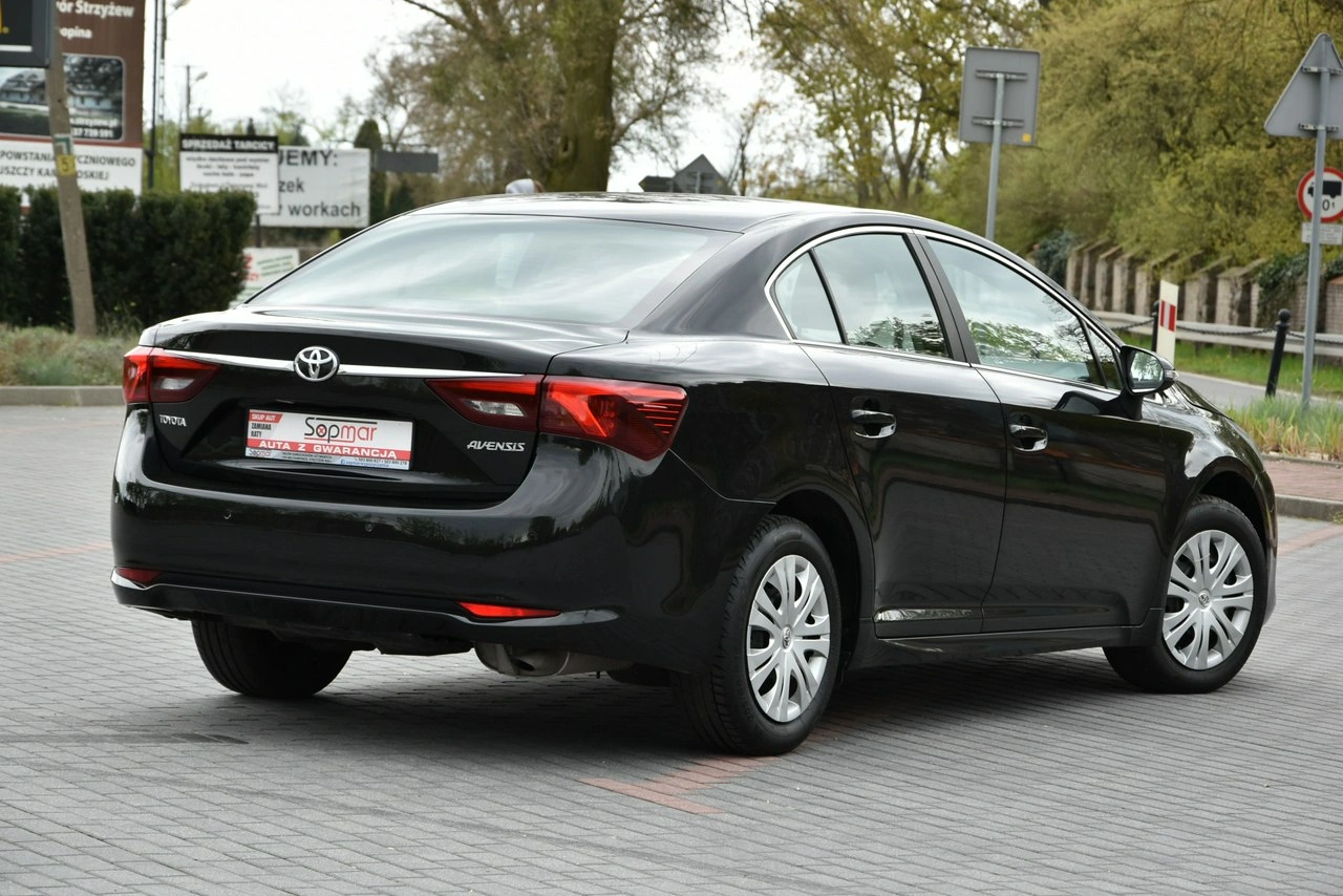 Toyota Avensis - Zdjęcie 18