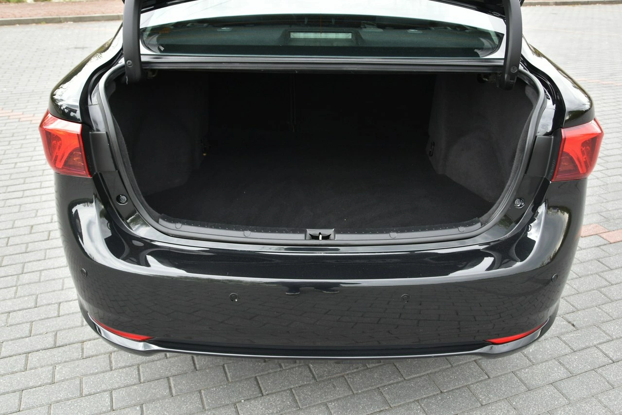 Toyota Avensis - Zdjęcie 23