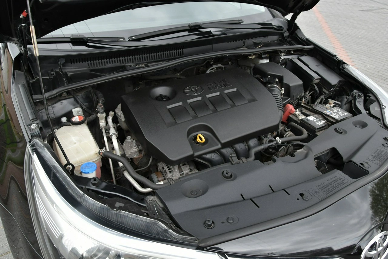 Toyota Avensis - Zdjęcie 25