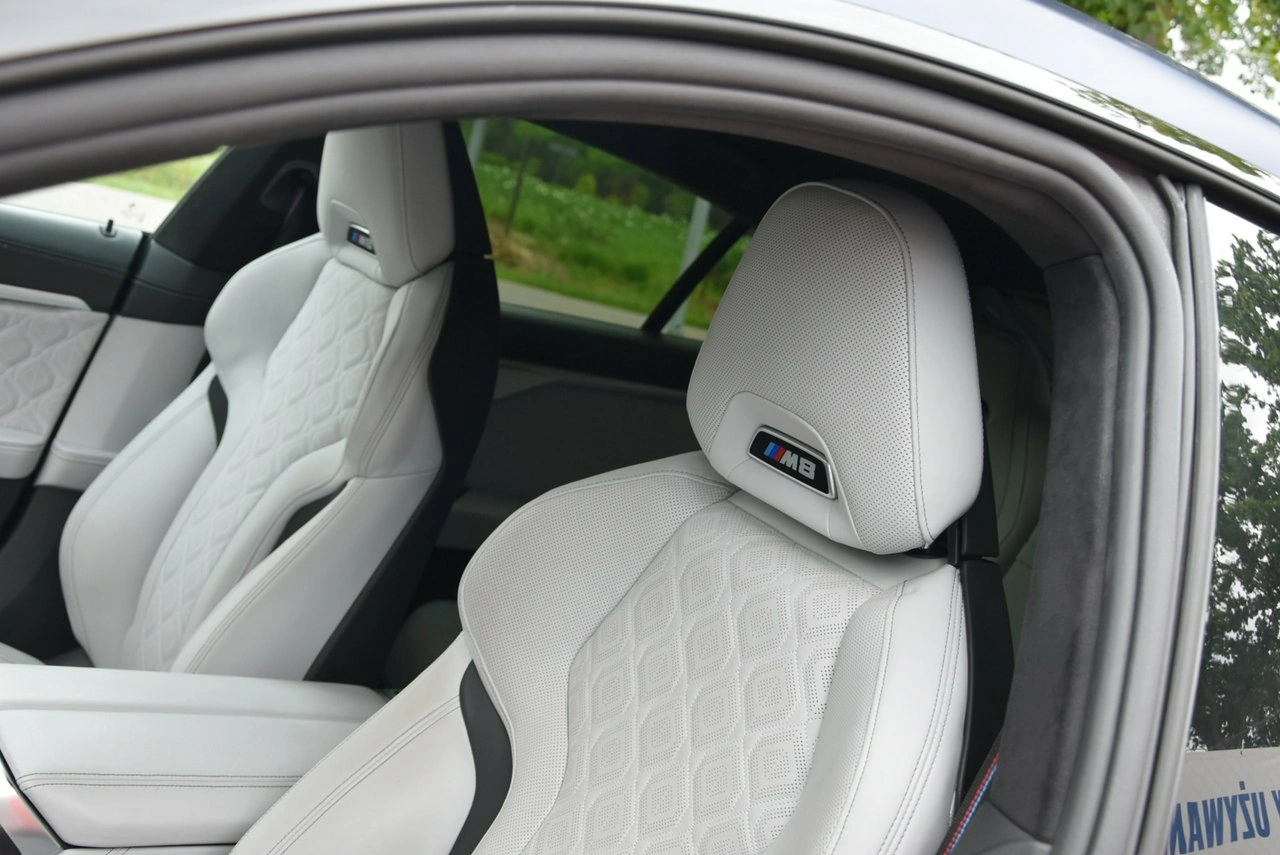 BMW M8 - Zdjęcie 24