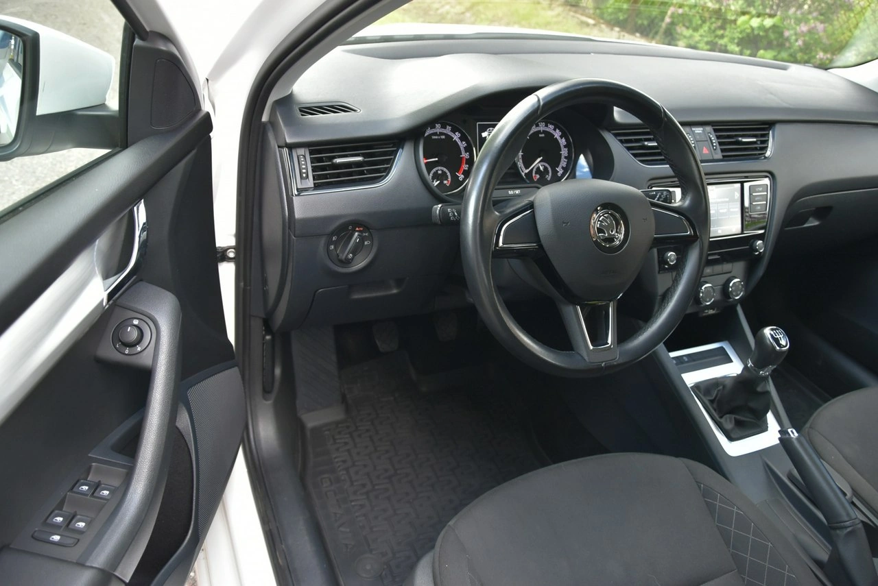 Skoda Octavia - Zdjęcie 11