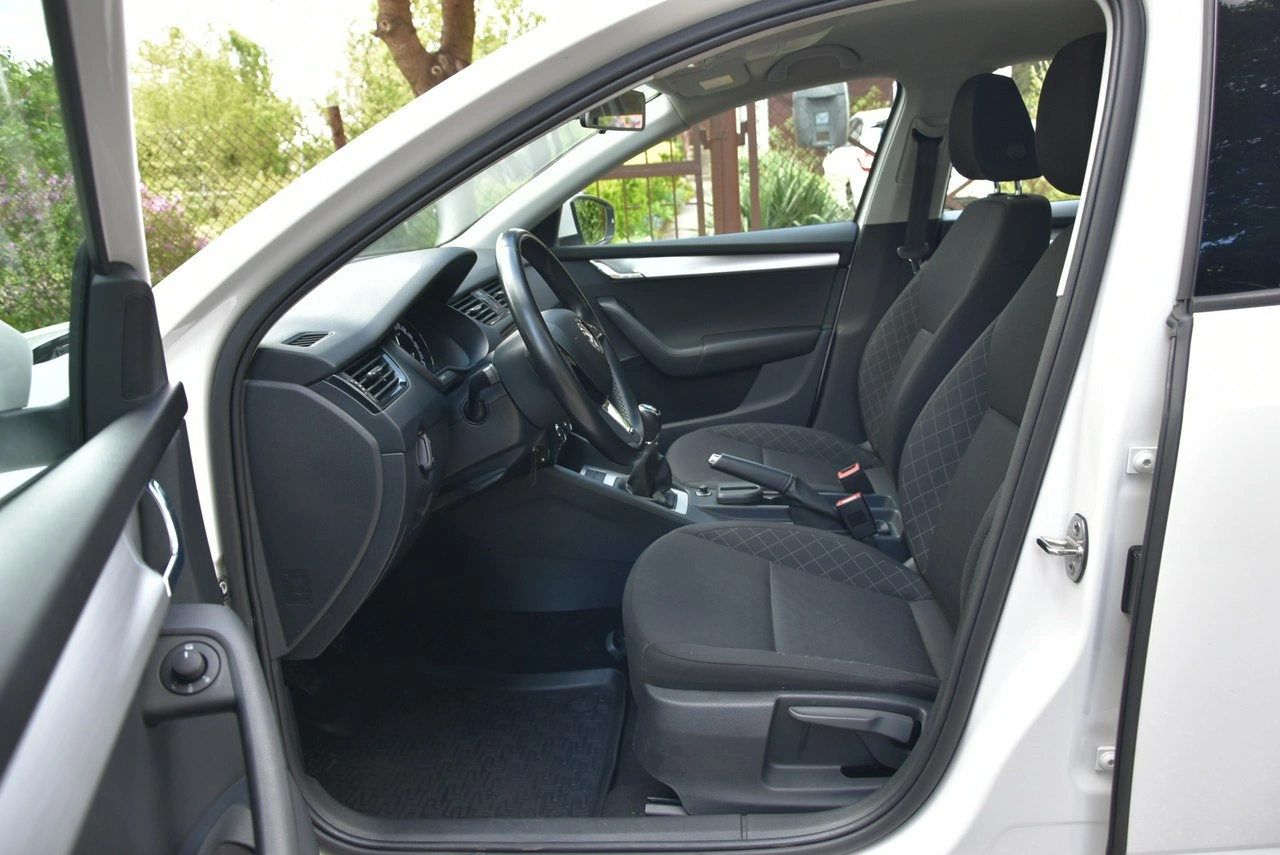 Skoda Octavia - Zdjęcie 12