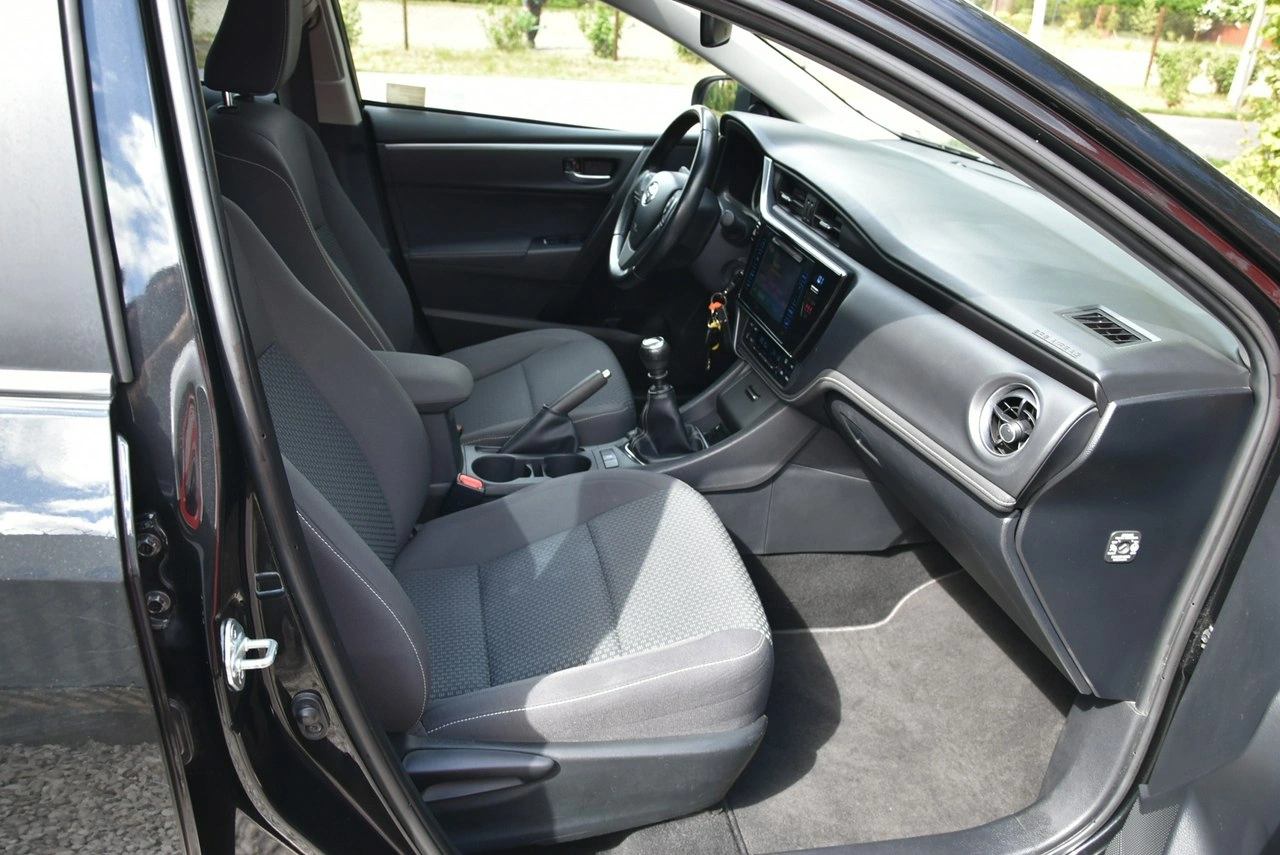 Toyota Corolla - Zdjęcie 9