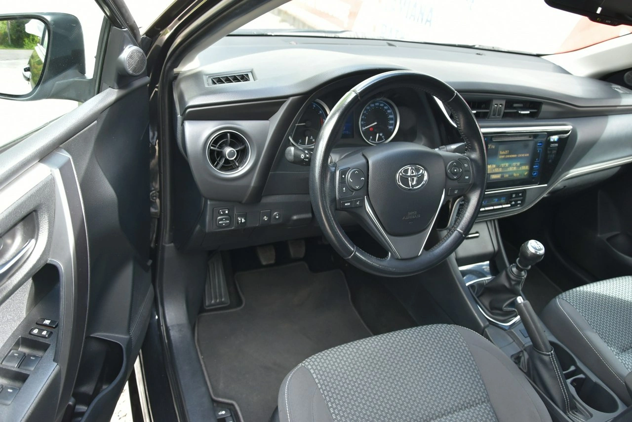 Toyota Corolla - Zdjęcie 13