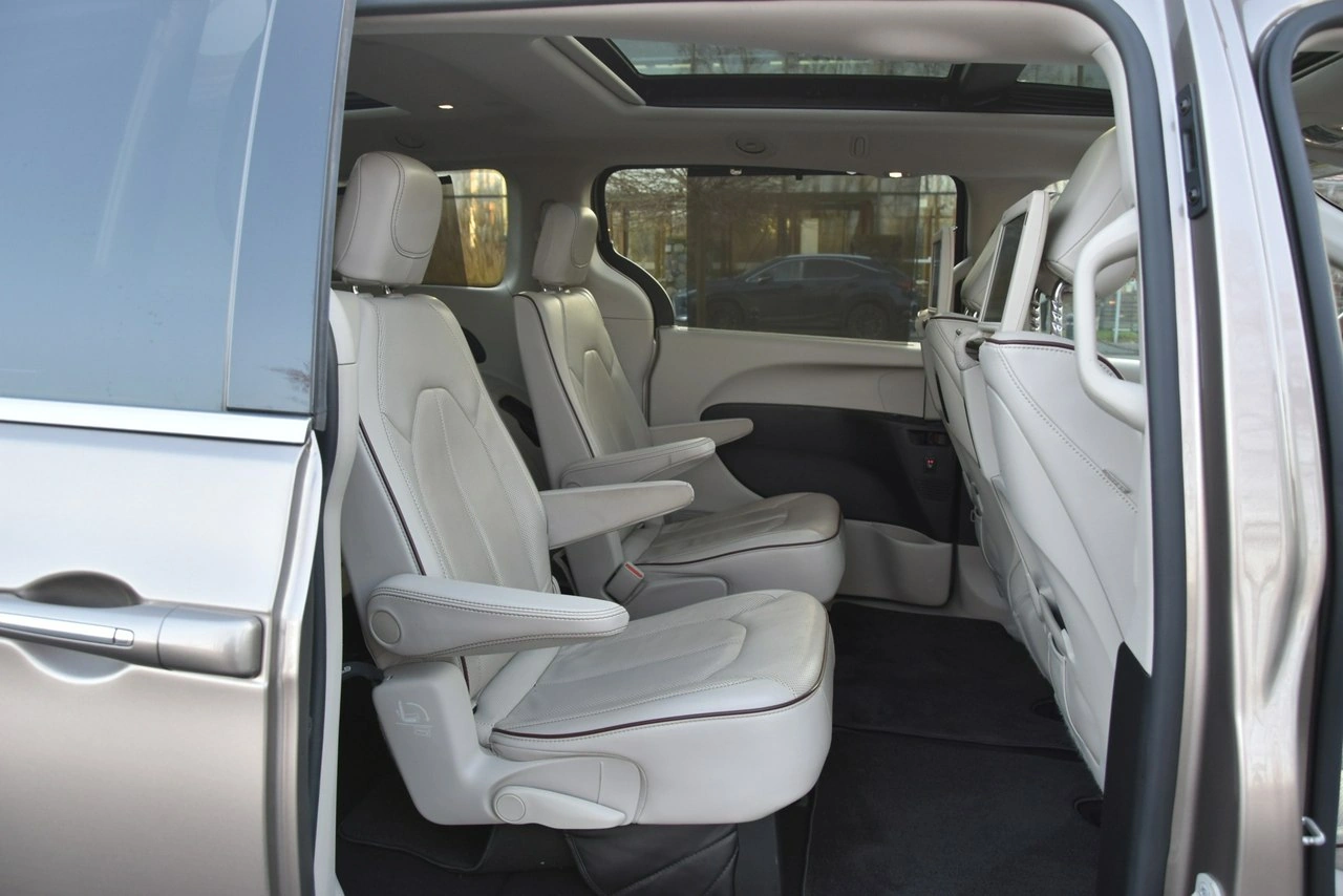 Chrysler Pacifica - Zdjęcie 9