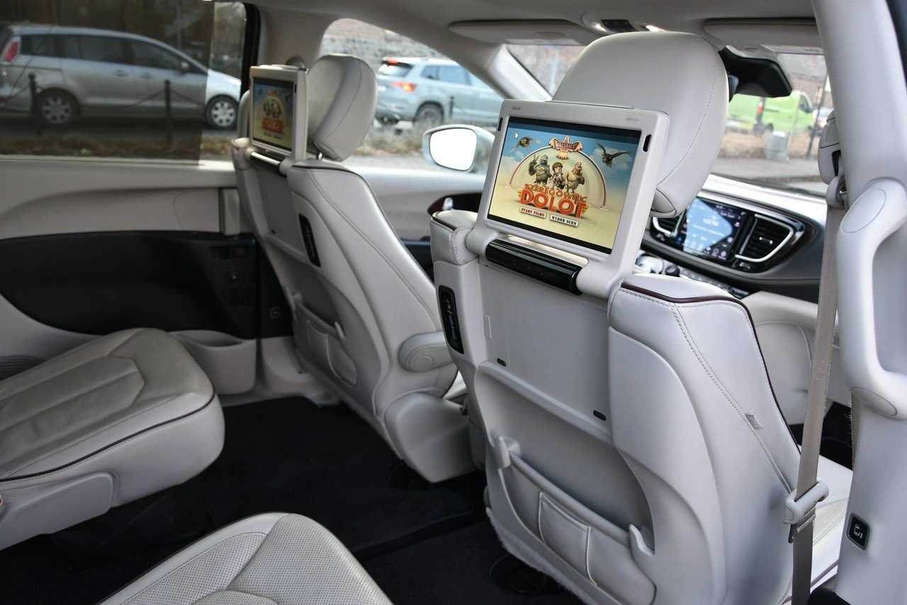 Chrysler Pacifica - Zdjęcie 10