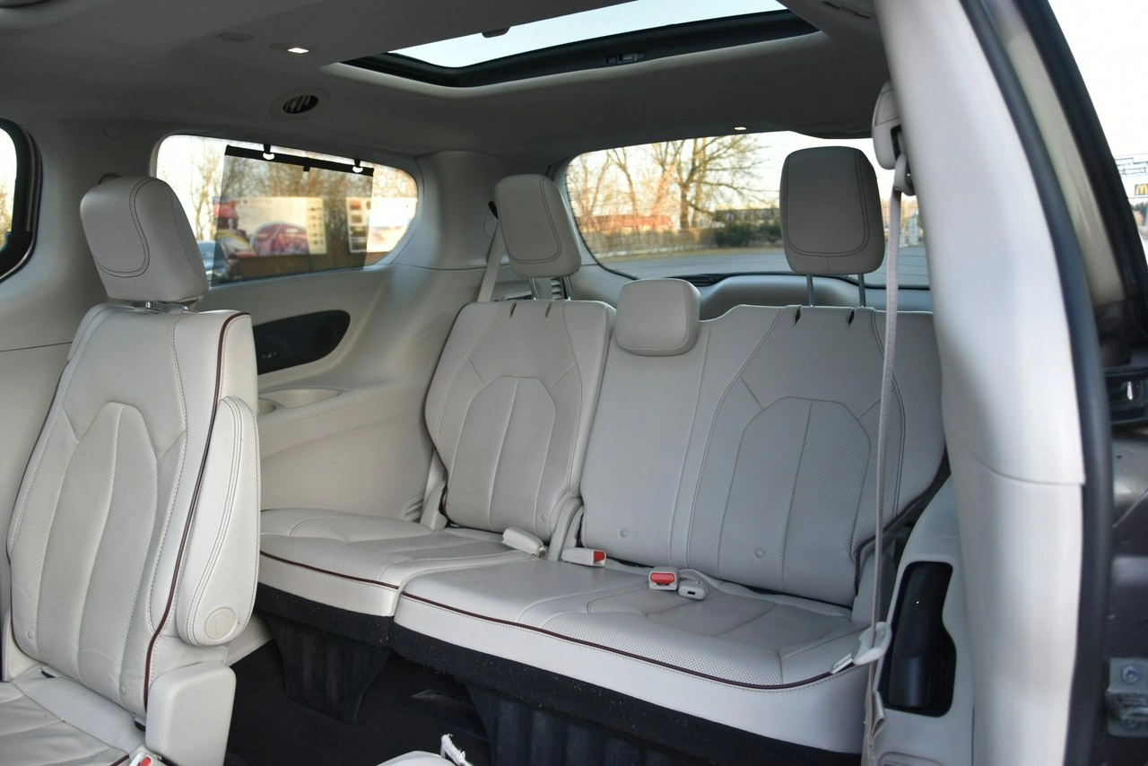 Chrysler Pacifica - Zdjęcie 12