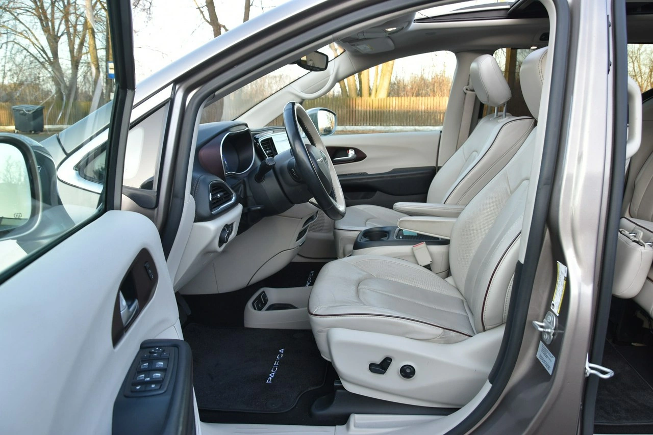Chrysler Pacifica - Zdjęcie 15