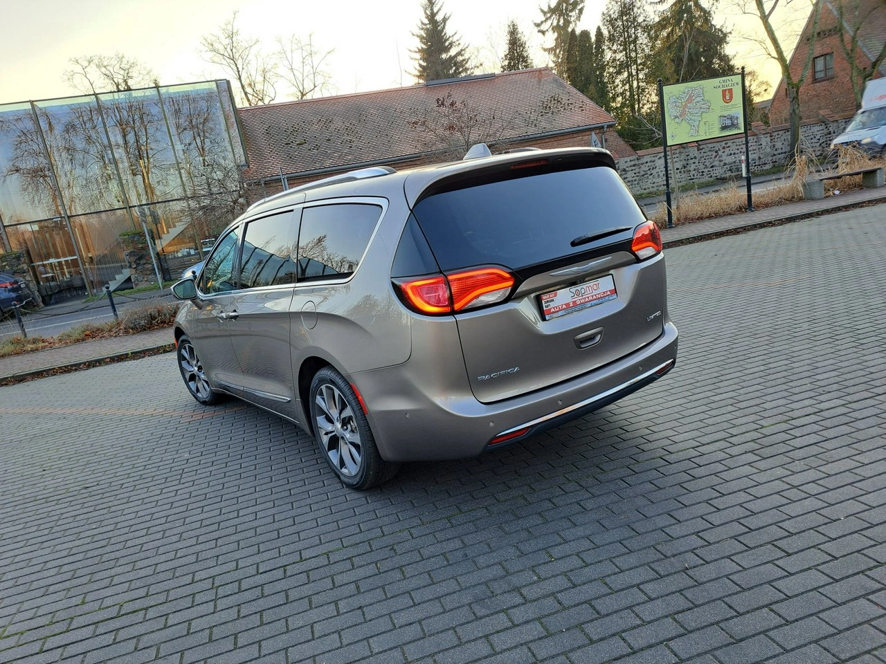 Chrysler Pacifica - Zdjęcie 17