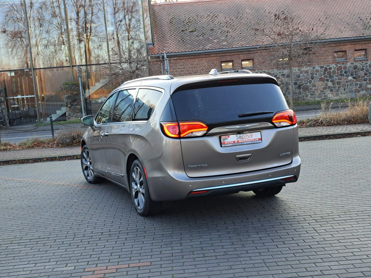 Chrysler Pacifica - Zdjęcie 18