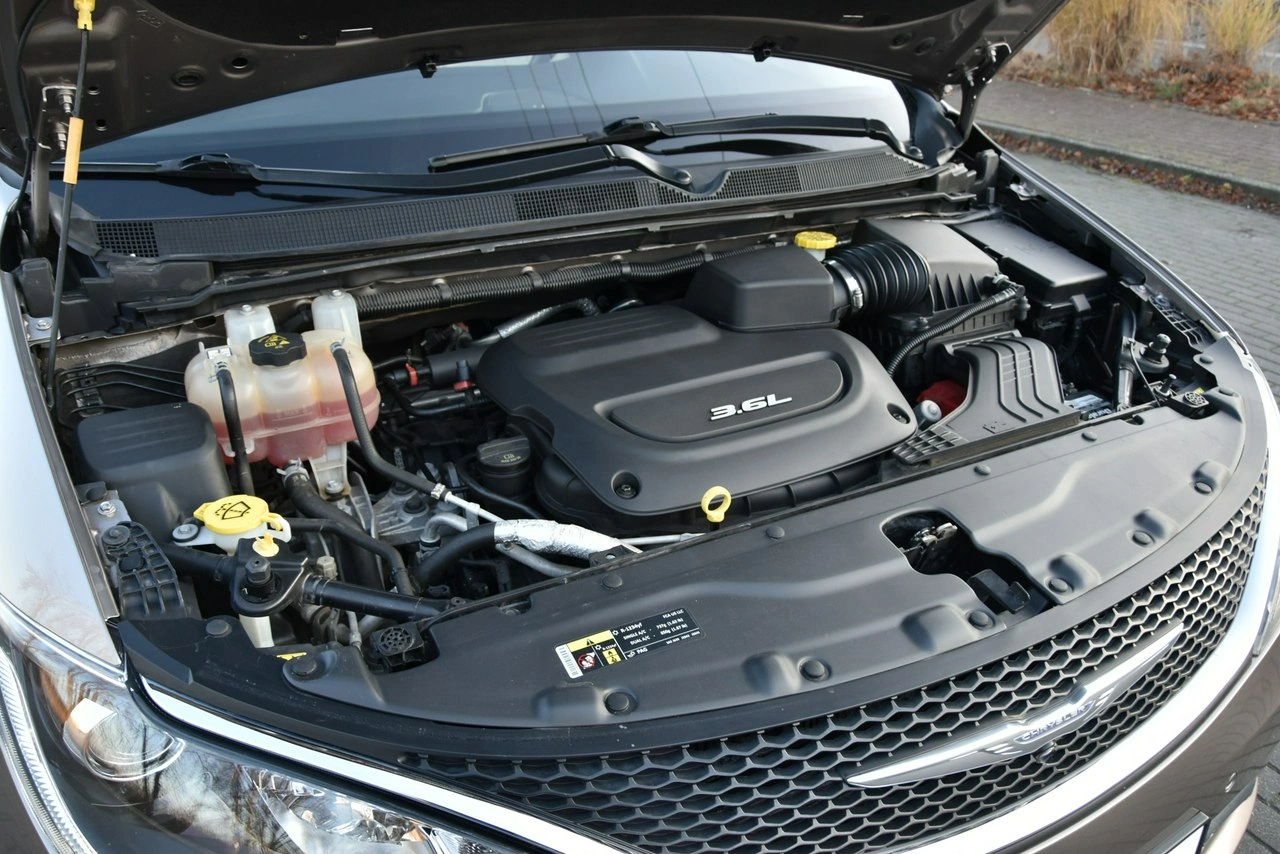 Chrysler Pacifica - Zdjęcie 23