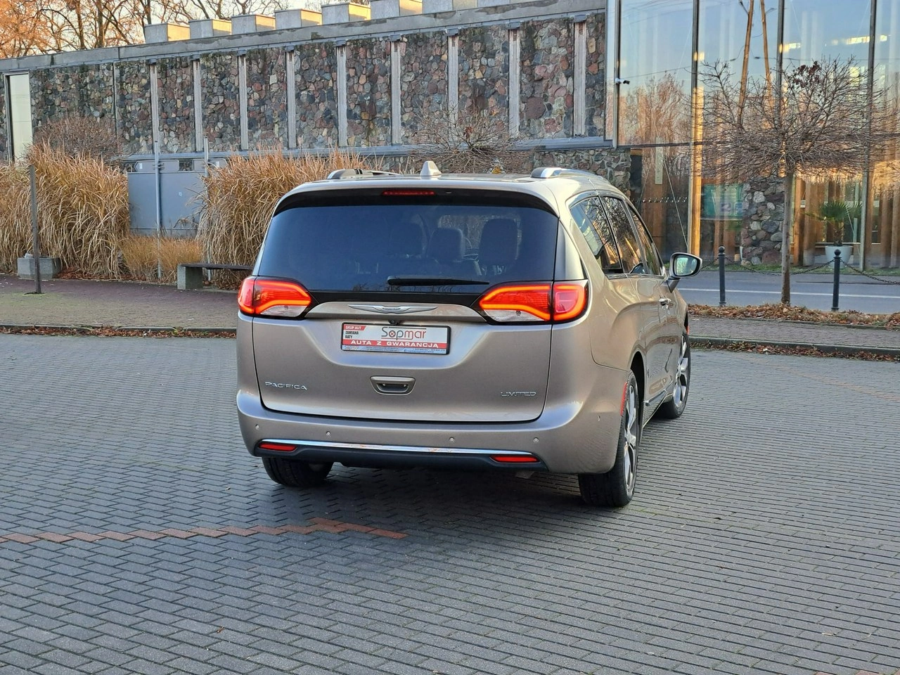 Chrysler Pacifica - Zdjęcie 4