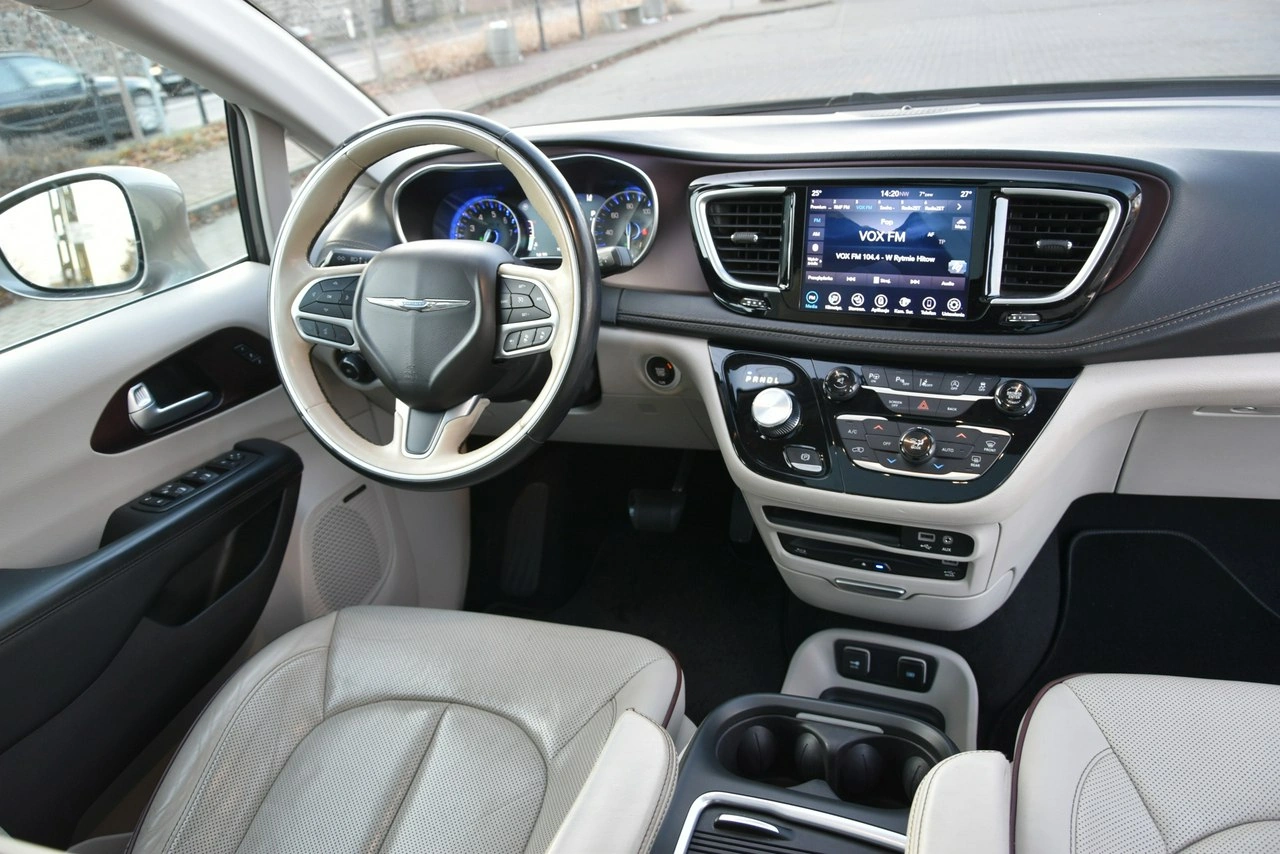 Chrysler Pacifica - Zdjęcie 6