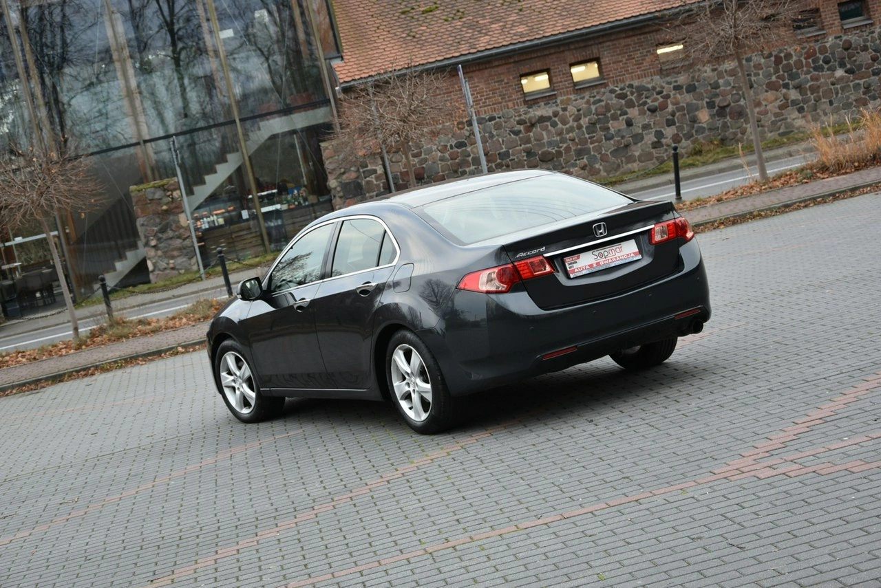 Honda Accord - Zdjęcie 15