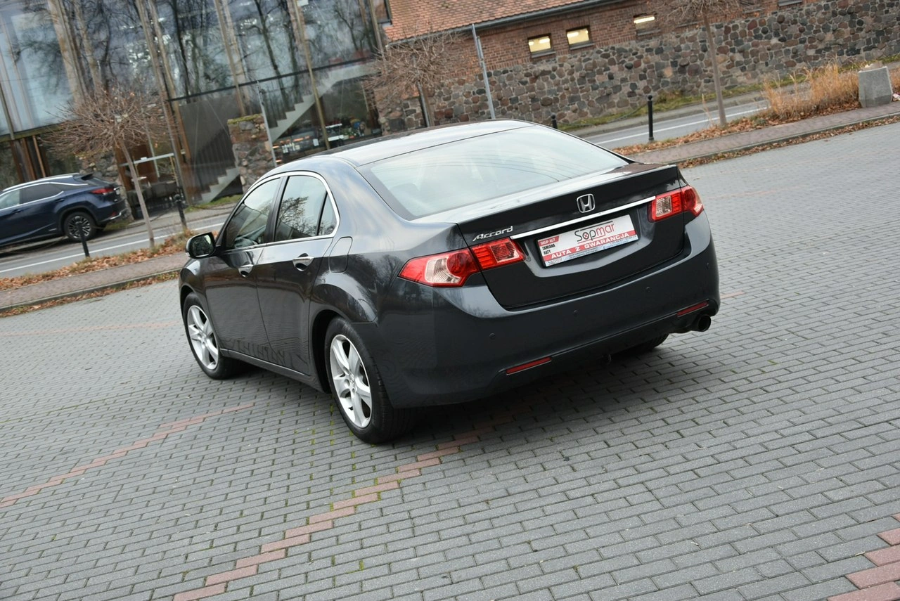 Honda Accord - Zdjęcie 16
