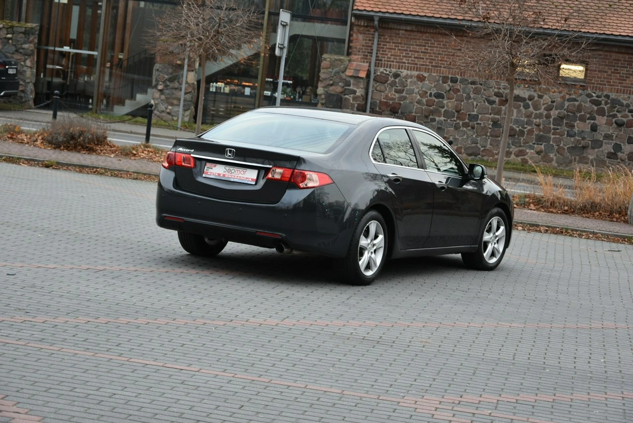 Honda Accord - Zdjęcie 18