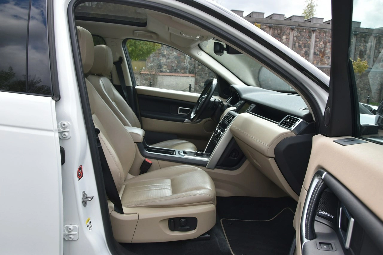 Land Rover Discovery Sport - Zdjęcie 9