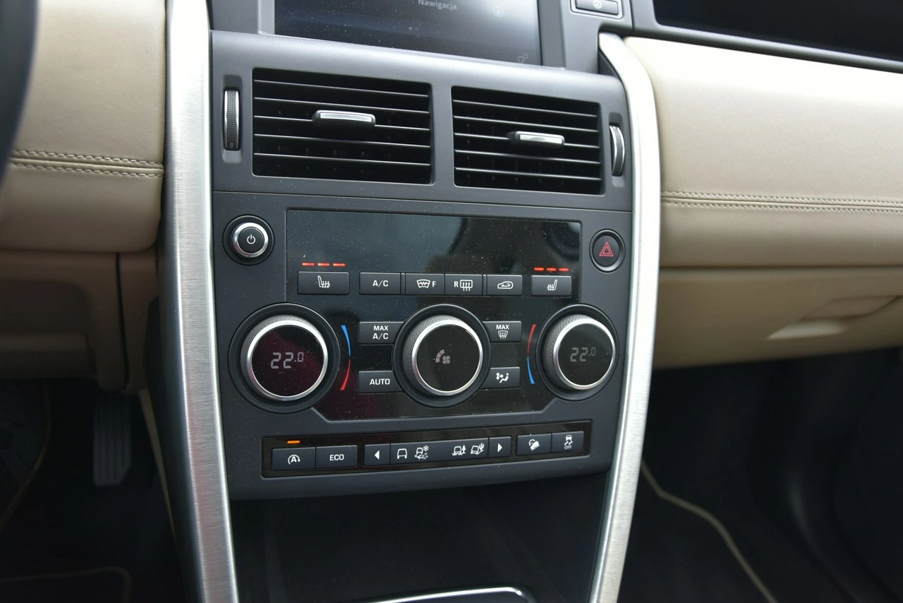 Land Rover Discovery Sport - Zdjęcie 10