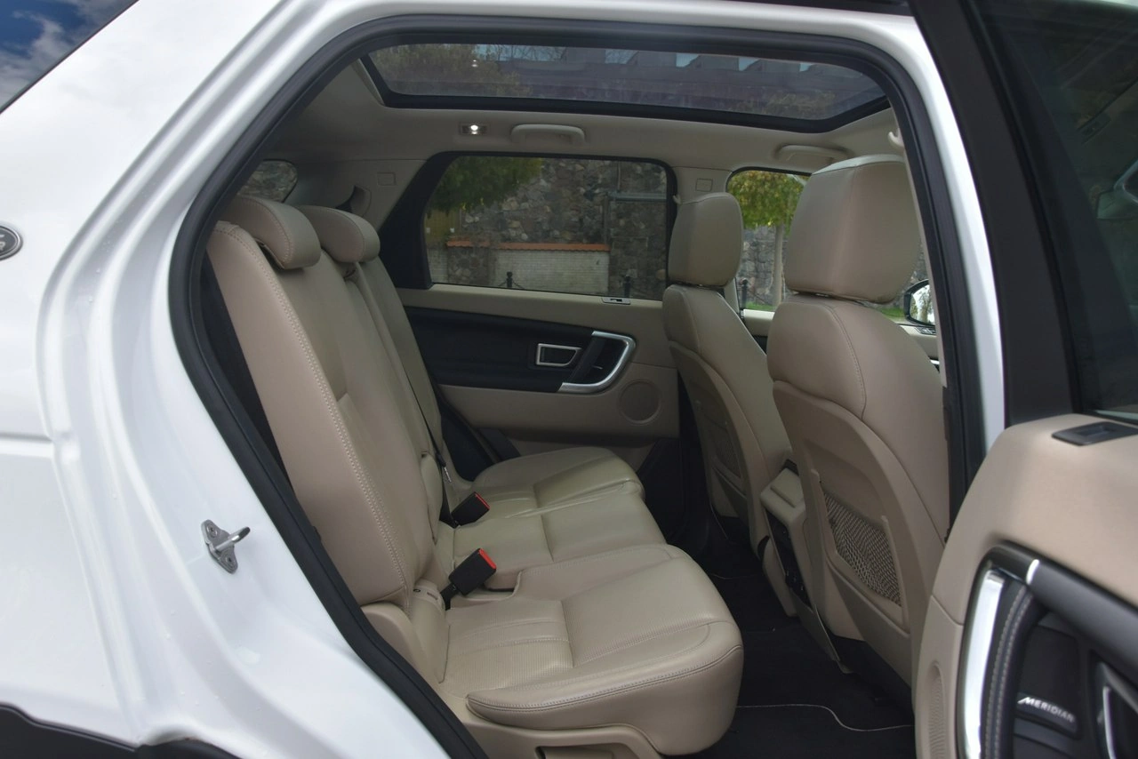 Land Rover Discovery Sport - Zdjęcie 13