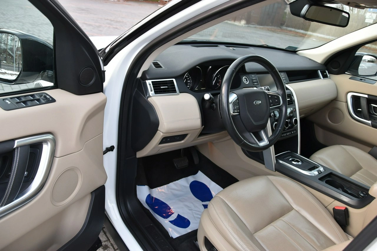 Land Rover Discovery Sport - Zdjęcie 16
