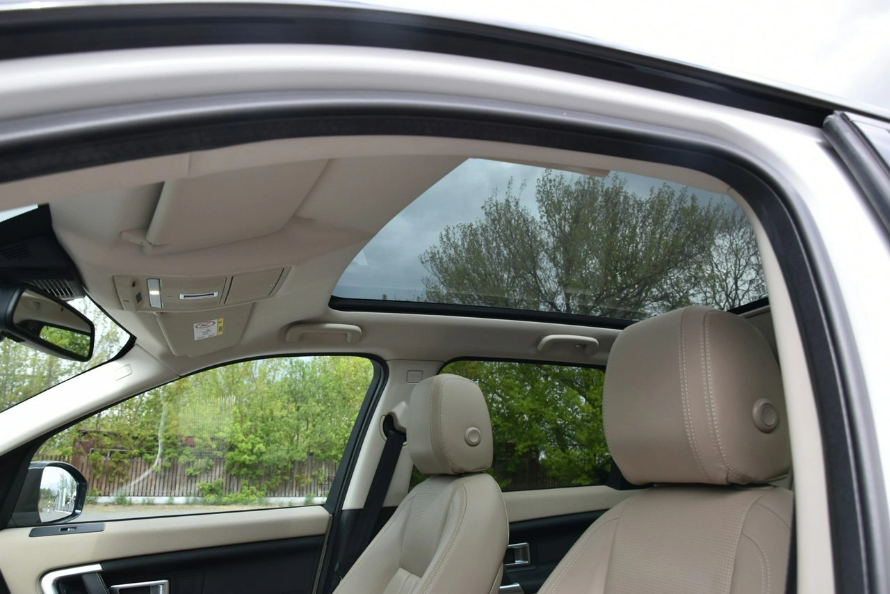 Land Rover Discovery Sport - Zdjęcie 18